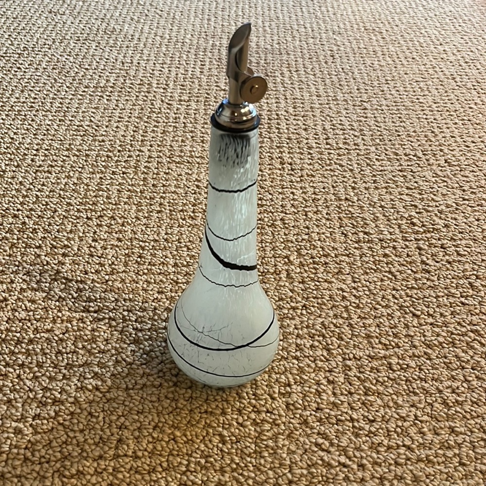 Glass opaque oil flask